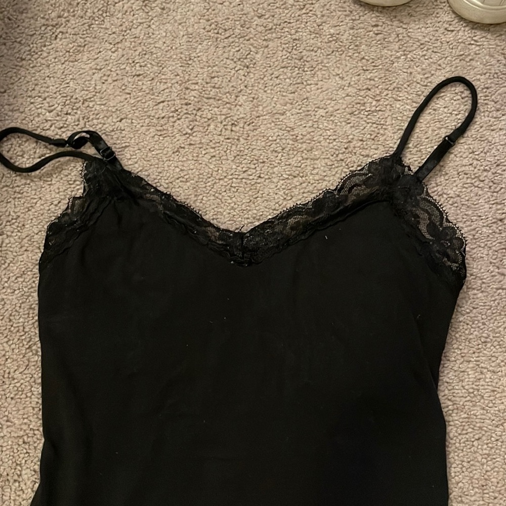 Adjustable tank top with lace trim